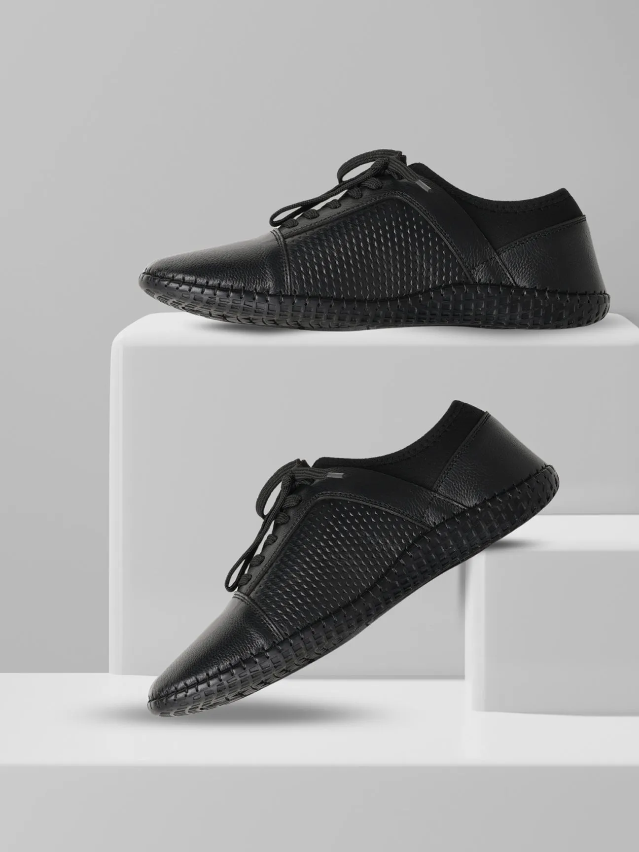 Ezok Black Leather Closer Casual Shoes
