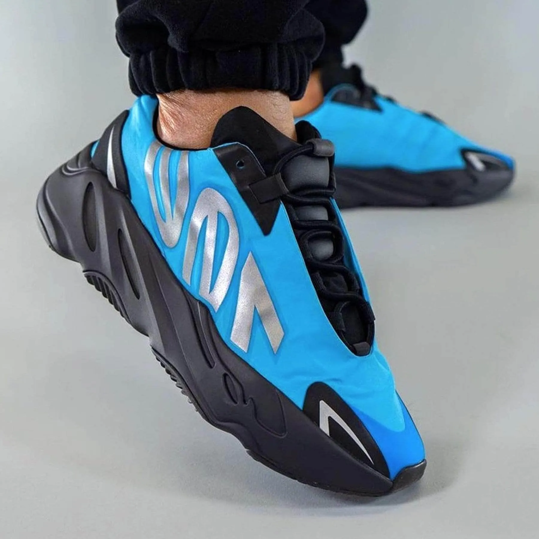 YEEZY BOOST 700 MNVN BRIGHT CYAN